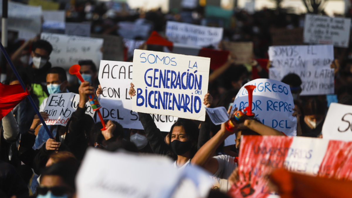 Generación Bicentenario: sin empleo, sin educación de calidad y sin miedo