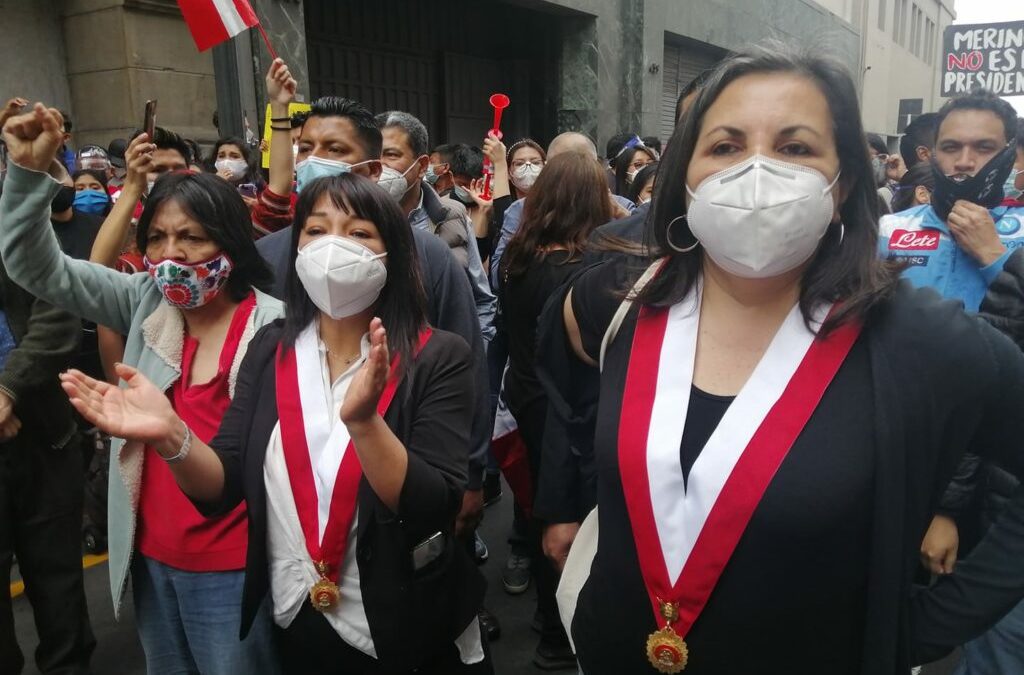 Otorgarán reconocimiento a excongresistas Mirtha Vásquez y Rocío Silva Santisteban