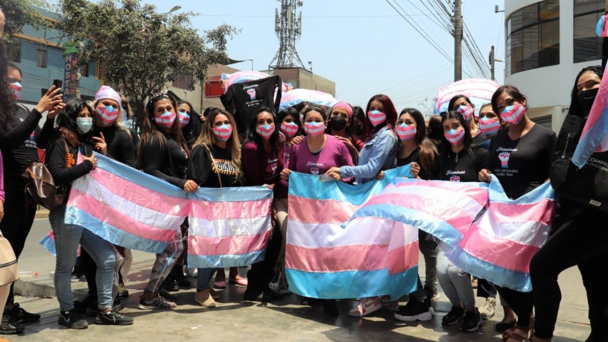 Mujeres trans celebran obtención de DNI sin cirugía de resignación genital