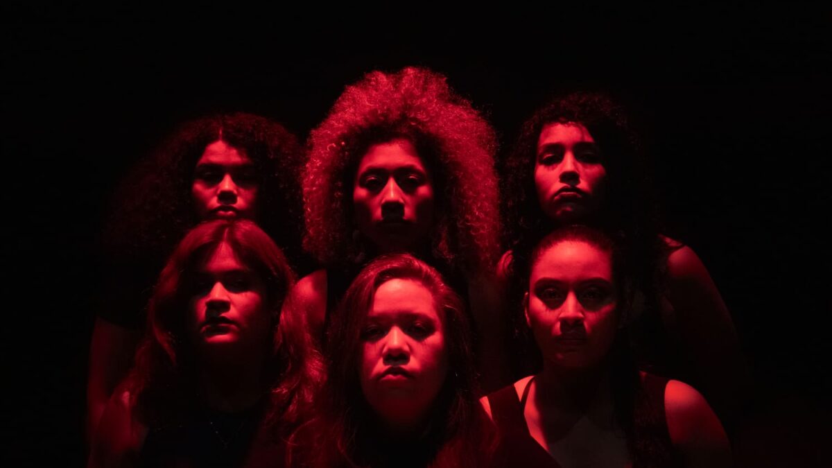 Kimba Fá estrena ‘Emvra’, espectáculo innovador con 20 artistas mujeres en escena