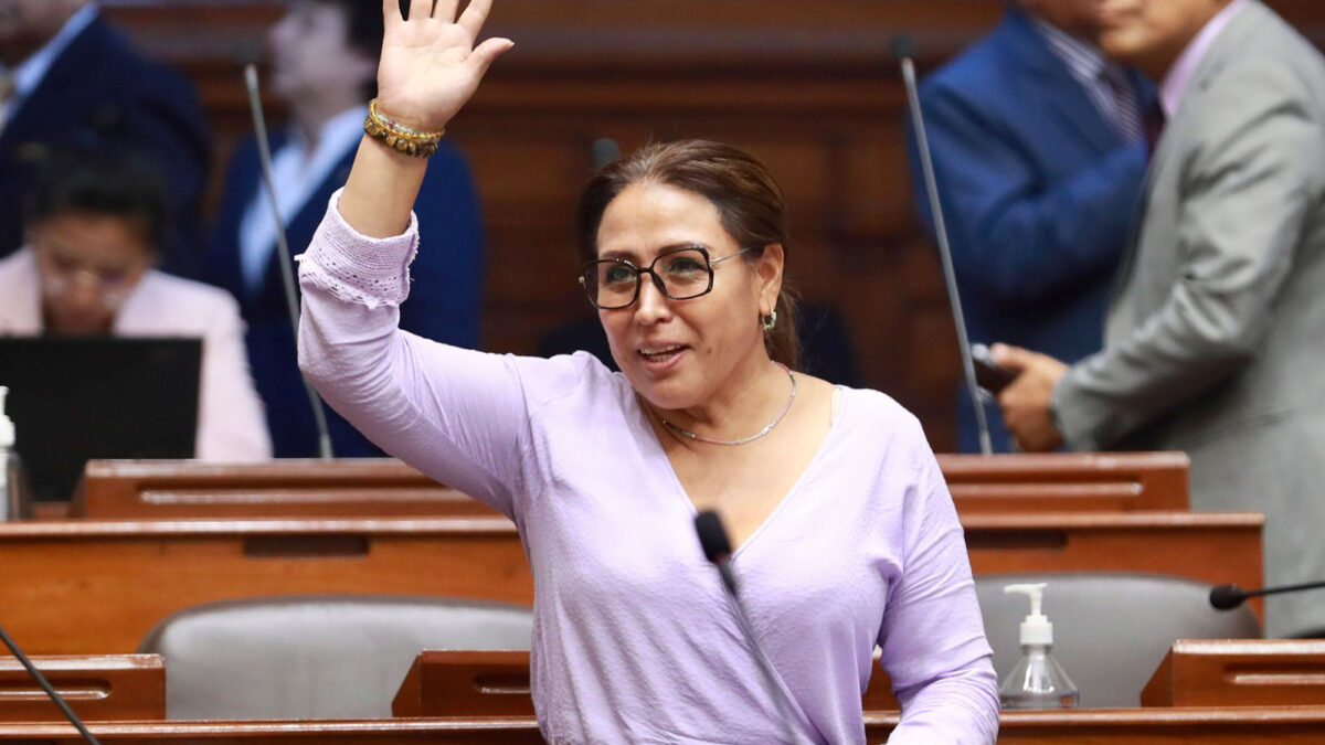 Congresista Elizabeth Medina es investigada por cobro de coimas a alcaldes