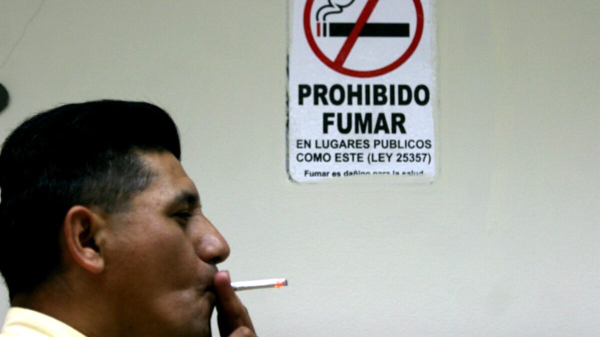 Congreso aprobó ley que controla el consumo de tabaco y nicotina