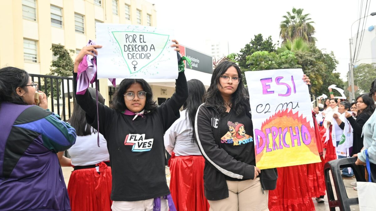 Adolescentes, mujeres y LGTBIQ+ exigen un Villa El Salvador libre de violencias