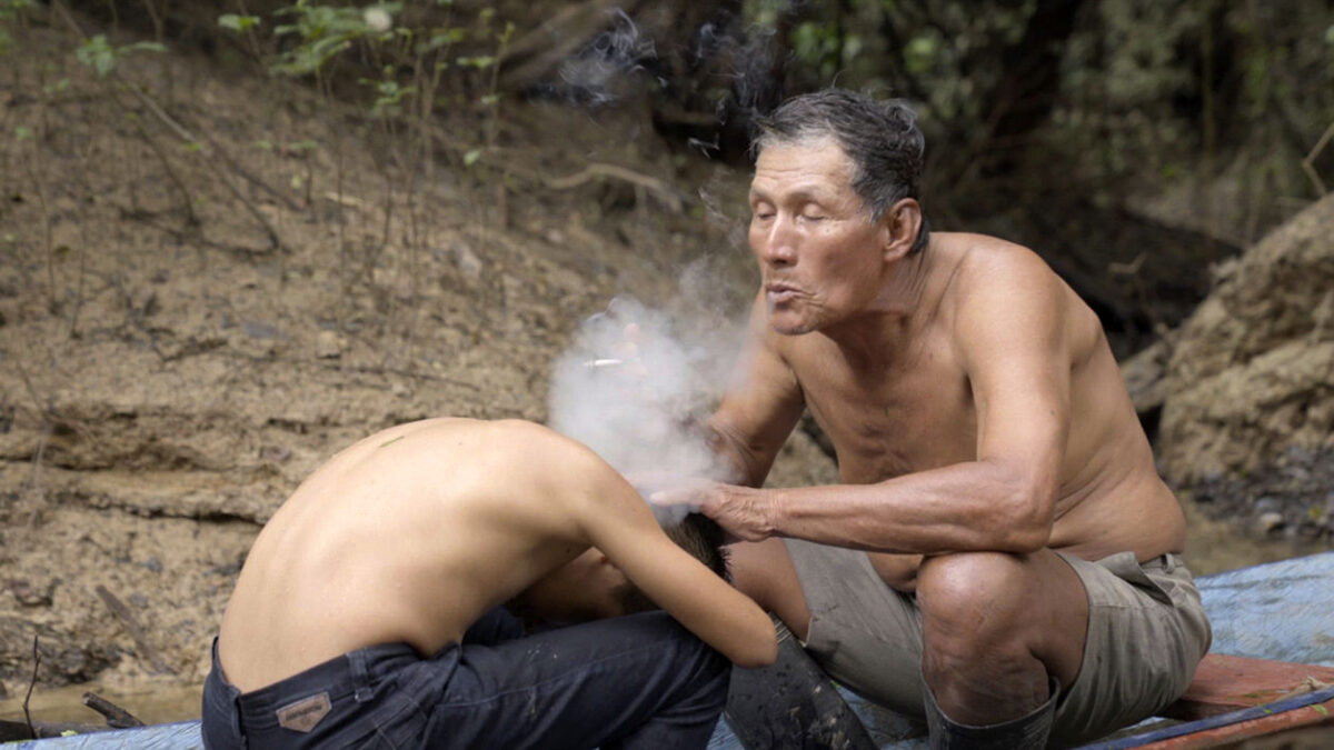 Función especial del documental «Karuara: la gente del río», en el Cinéma Lumière