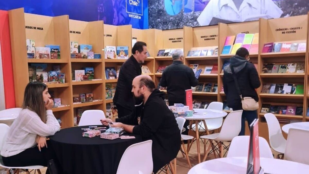 Chile inaugura stand en homenaje a Gabriela Mistral este martes 22 en la FIL Lima