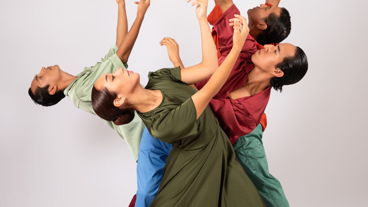 Pepe Hevia estrena su nueva creación «Holograma /El Fin» en el Teatro Británico