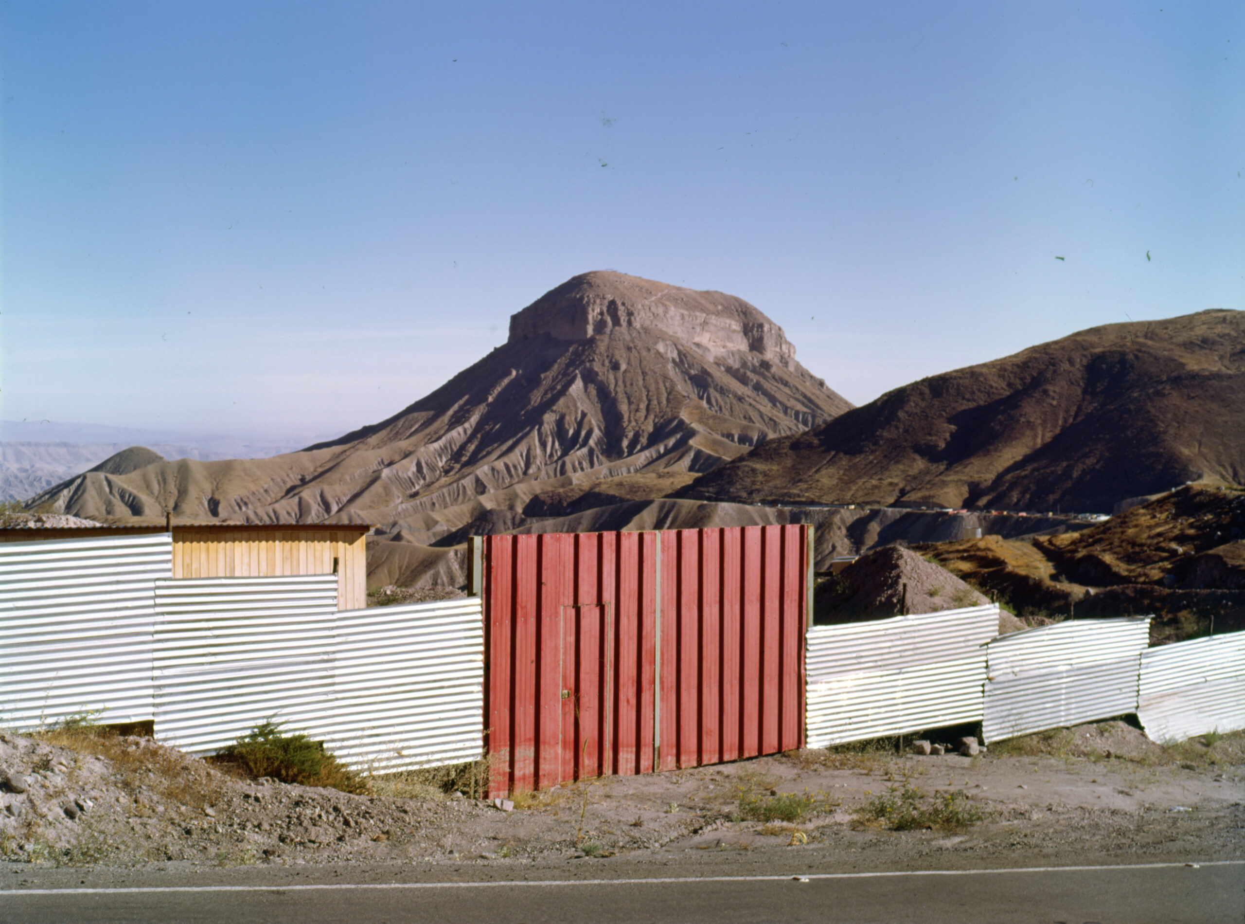 “Apuntes sobre las piedras”: Gabriela Concha Valcárcel revela la memoria del paisaje andino