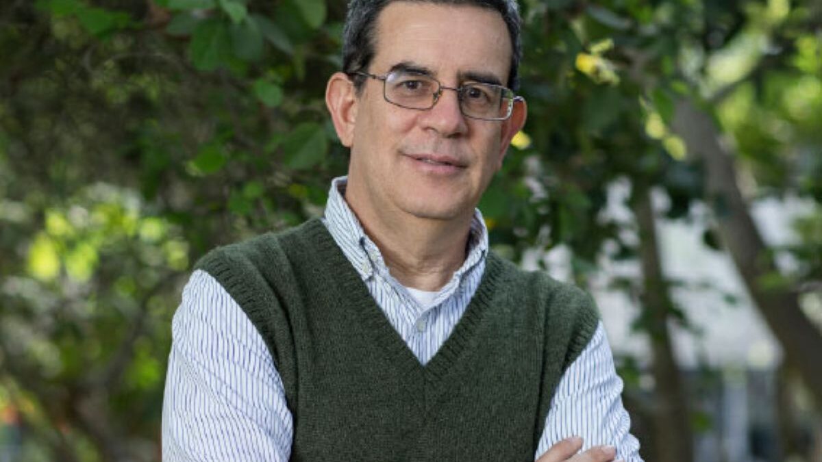 Víctor Vich dictará curso sobre Michel Foucault en la Alianza Francesa de Lima