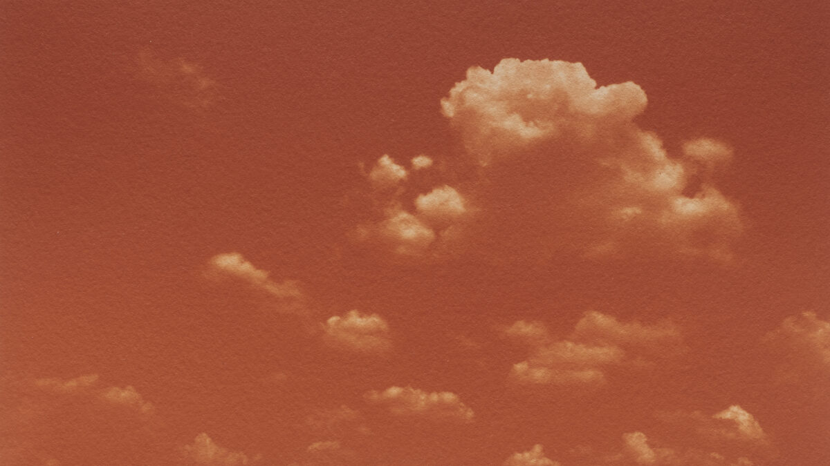 Exposición “Huellas de aire y fuego” de Majo Guerrero en la Galería L’Imaginaire