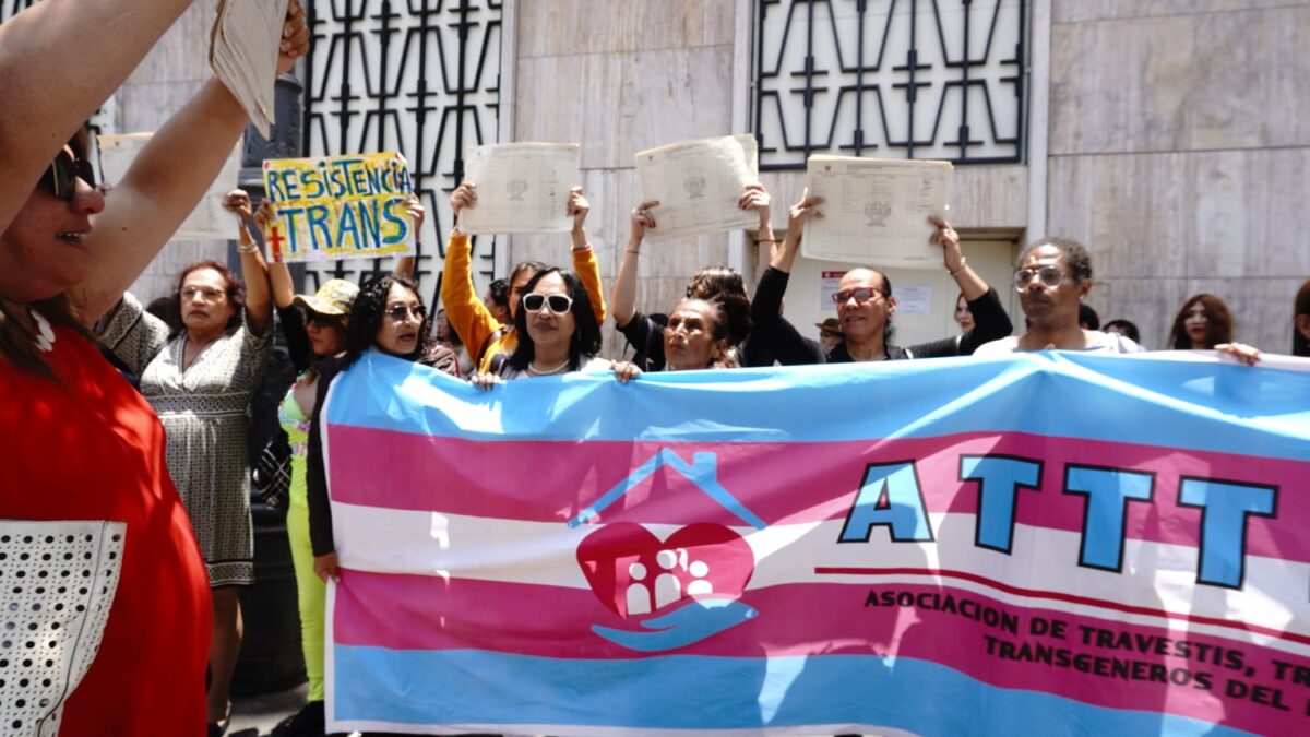 Campaña «Firma para entrar» recolectó más de 5000 firmas y las presentó al JNE