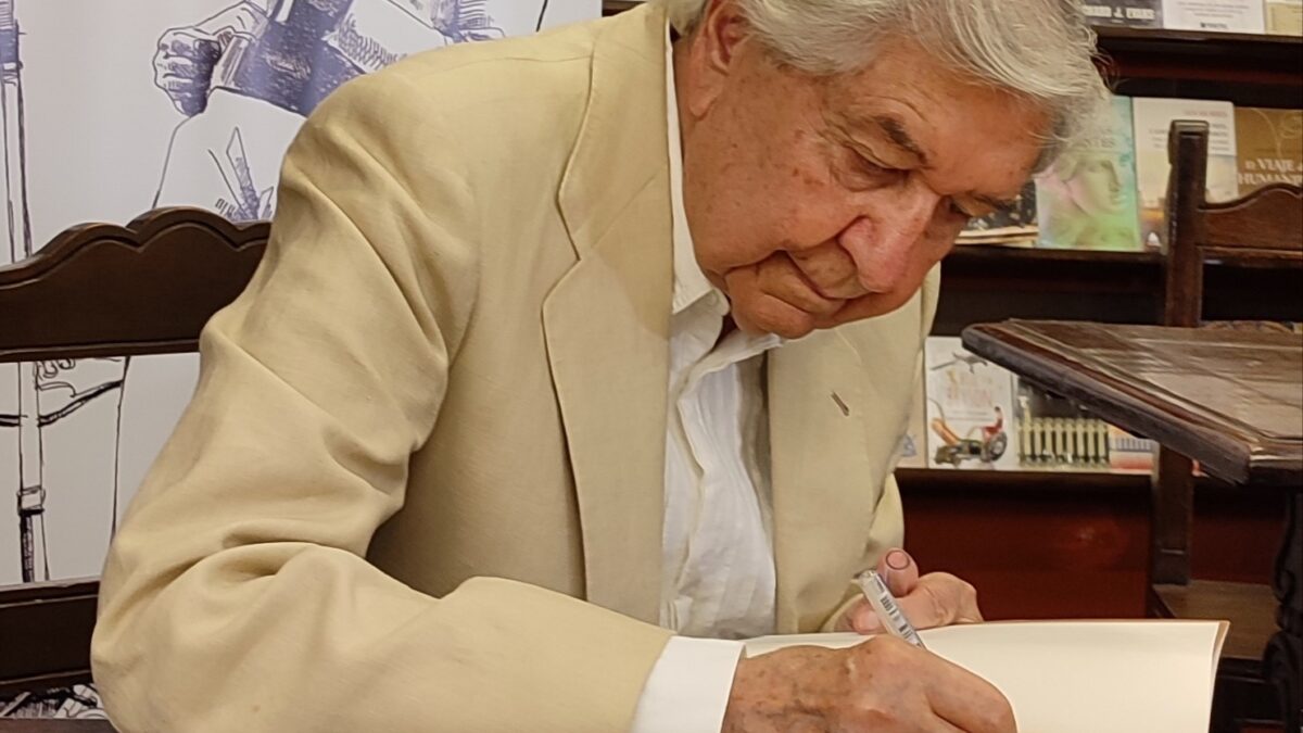 Premiada obra «Vargas Llosa tal cual», de Herbert Morote, llega a su tercera edición actualizada