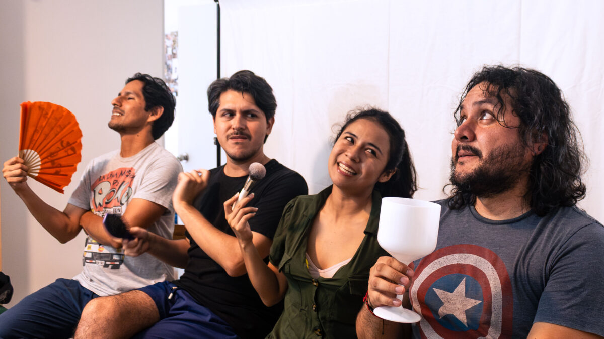 Pánico Escénico Teatro presenta la obra de comedia “Trampolín”