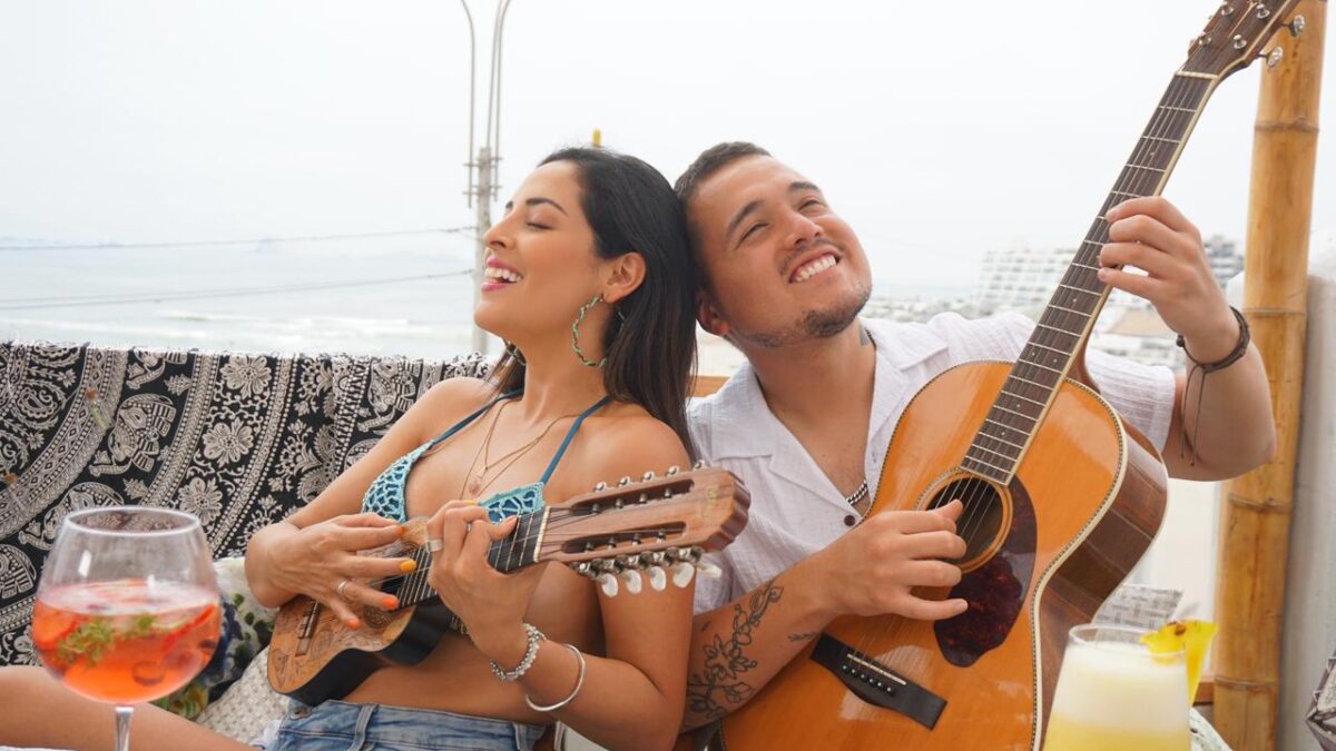 Andrea Luna y Diegotalvez lanzan “Cumbia Pop”, homenaje al pop rock peruano
