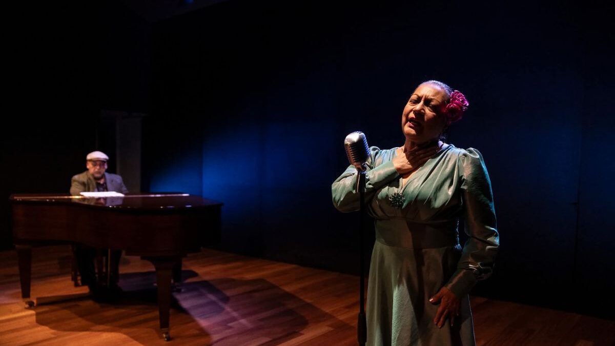 Boleros, nostalgia y pasión: «Cenizas», el éxito teatral regresa por una corta temporada