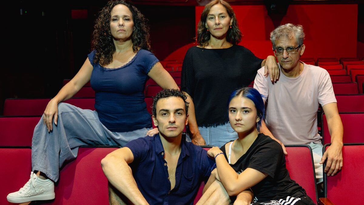 La Ira Producciones presenta «Romeo y Juli» de Gary Owen dirigida por Mikhail Page