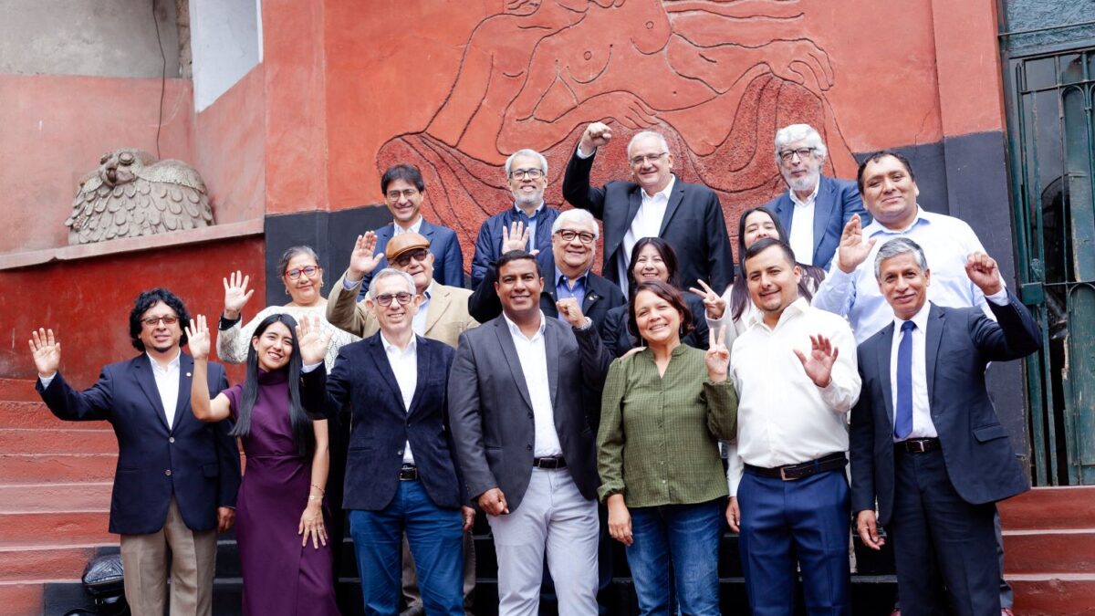Juntos por el Perú consolida su equipo técnico