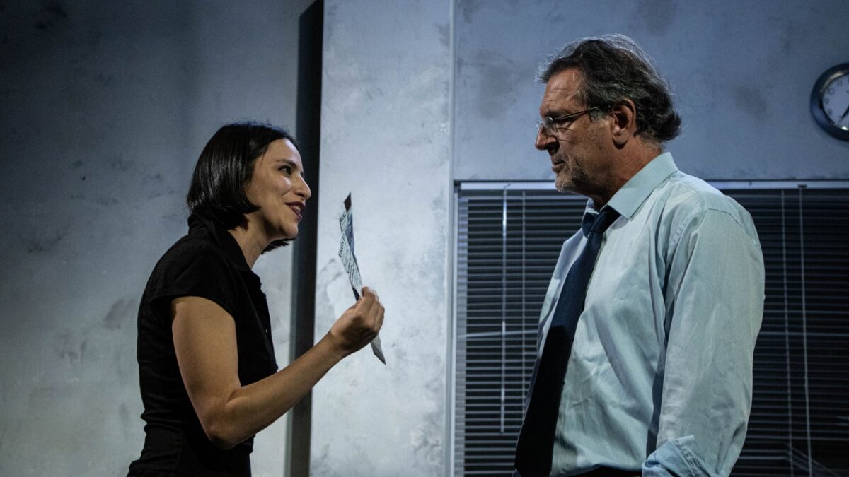El público ya vive la intensa experiencia de «Blackbird», de David Harrower
